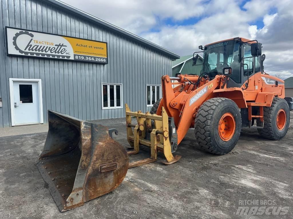 Doosan DL220-5 Incarcator pe pneuri
