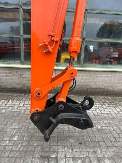 Hitachi ZX 135 US Excavatoare pe șenile
