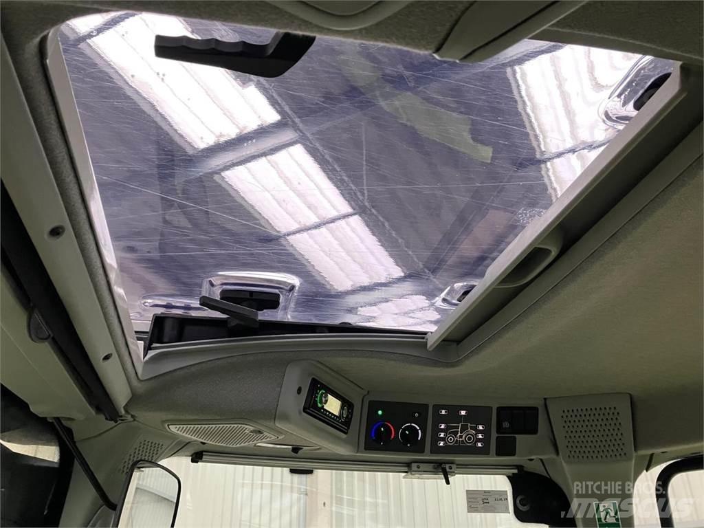 CLAAS Arion 550 Tractoare