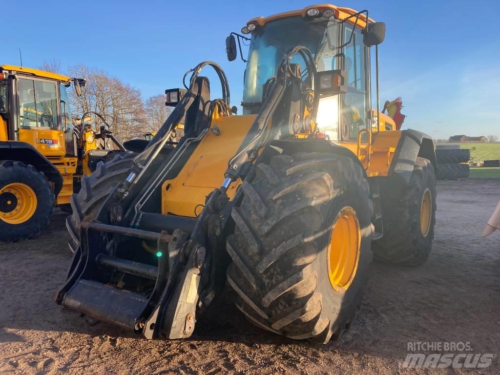 JCB 426E AGRI Incarcator pe pneuri