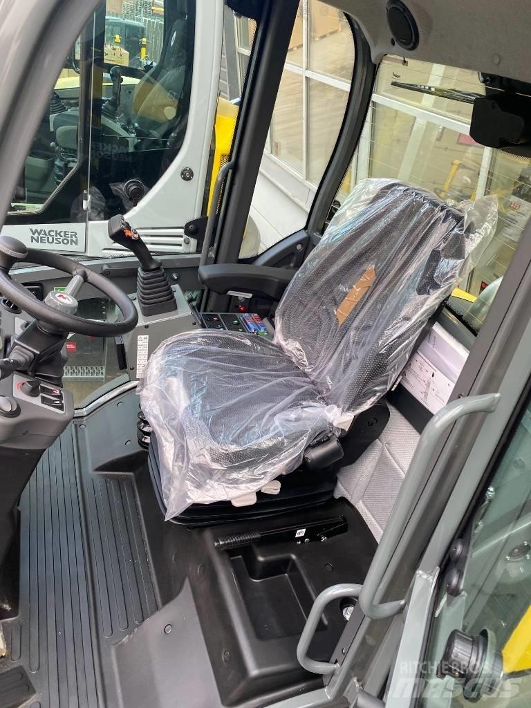 Wacker Neuson WL 52 Incarcator pe pneuri