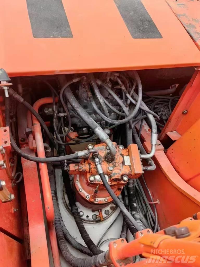 Doosan 225-7 Excavatoare pe șenile
