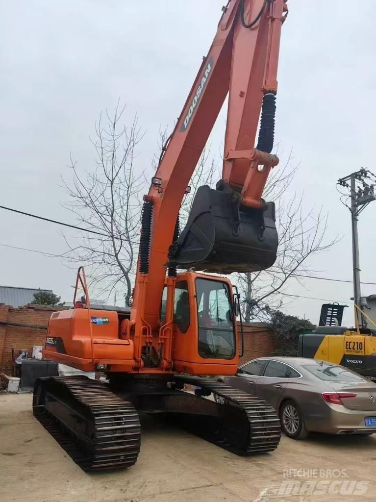 Doosan 225-7 Excavatoare pe șenile
