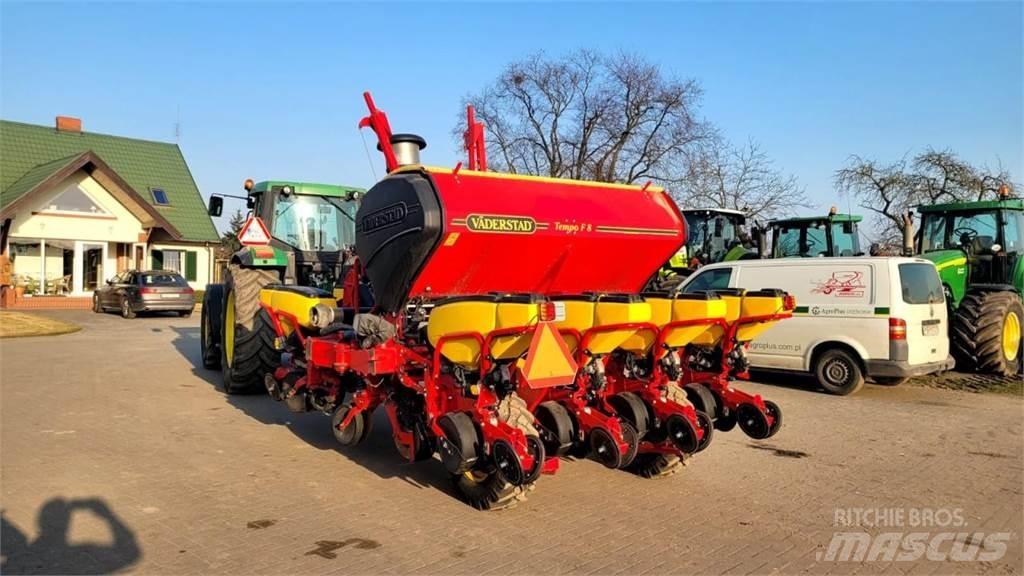Väderstad Tempo F8 Masini cu insamantare precisa