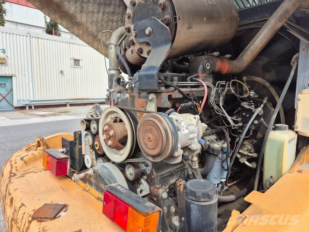 CASE 621 D Incarcator pe pneuri