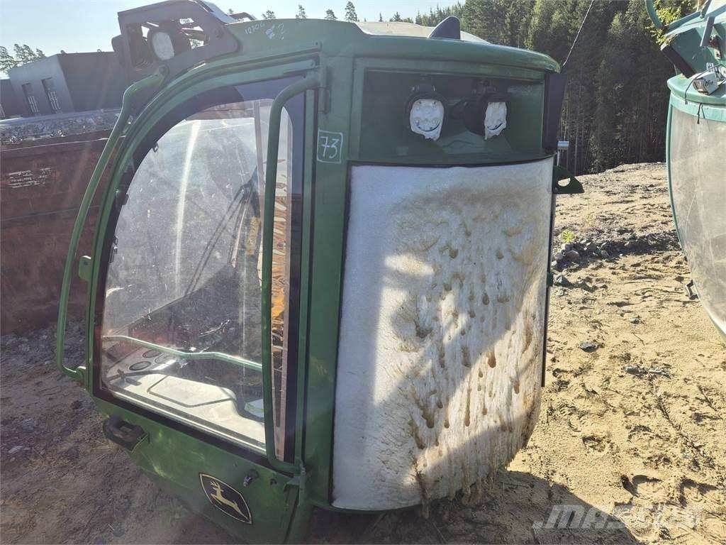 John Deere 1270G Cabine si interior