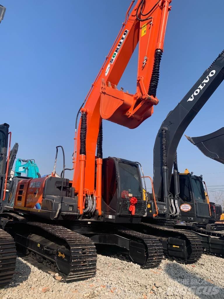 Hitachi ZX 200 Excavatoare pe șenile

