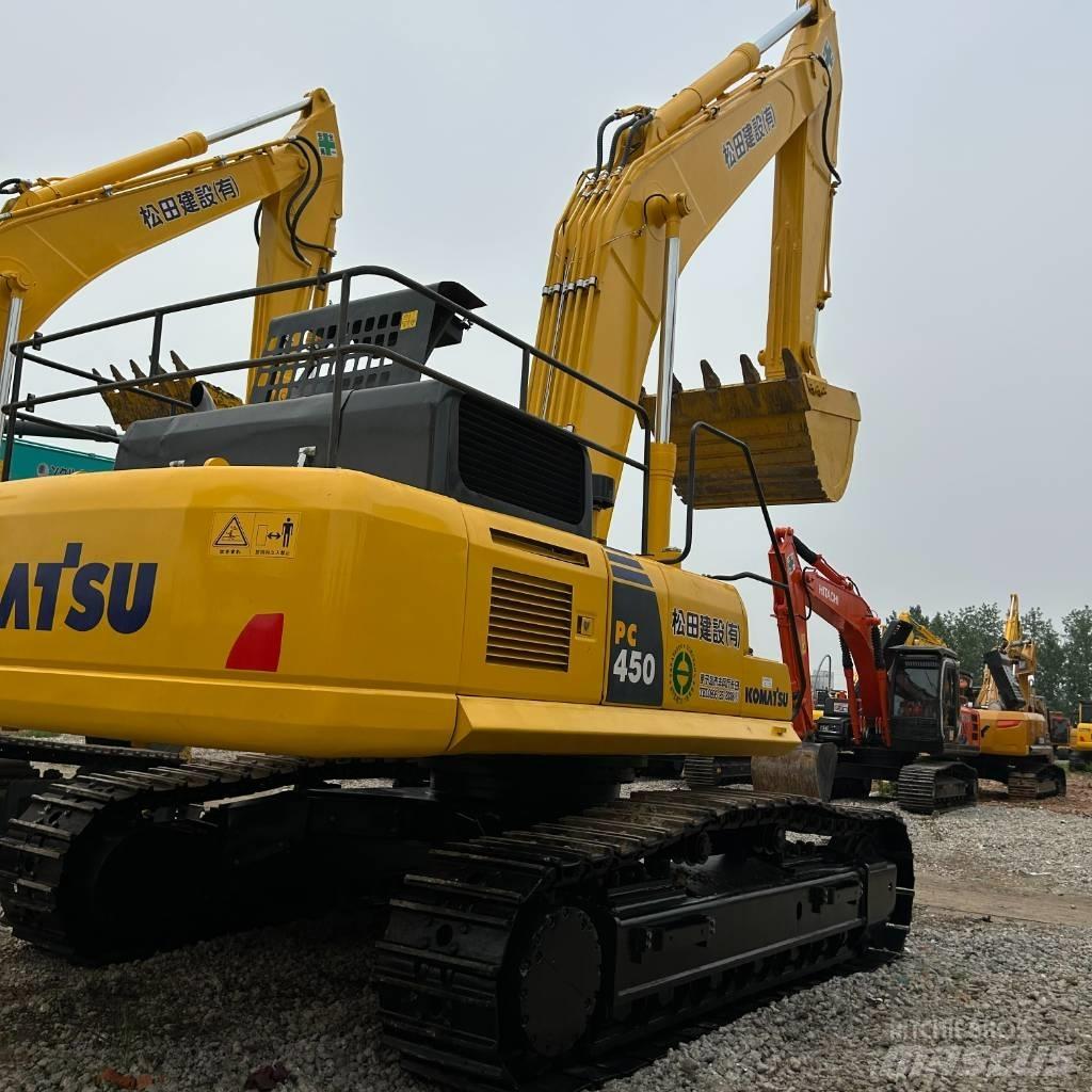 Komatsu 450 Excavatoare pe șenile
