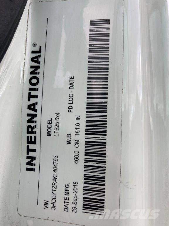 International LT Autotractoare