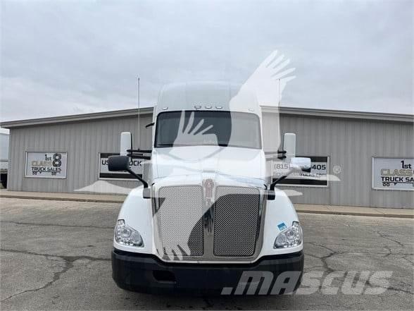 Kenworth T680 Autotractoare