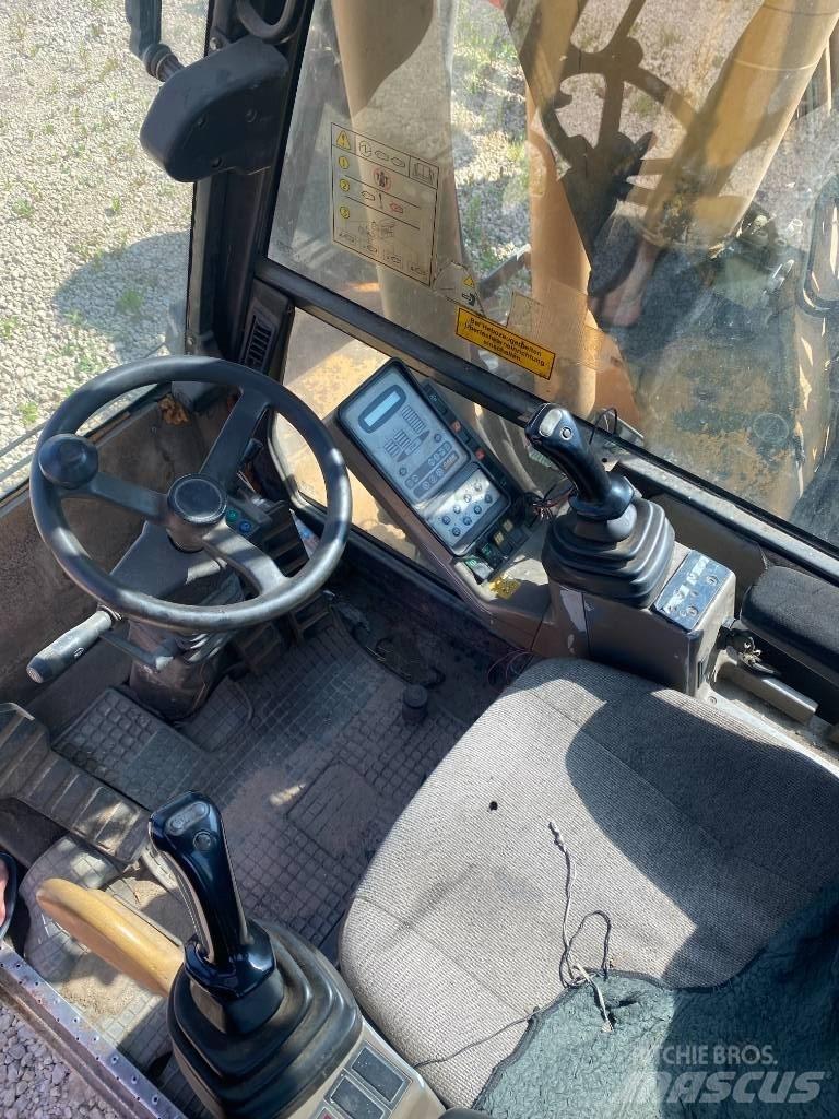 CASE WX 170 Excavatoare cu roti