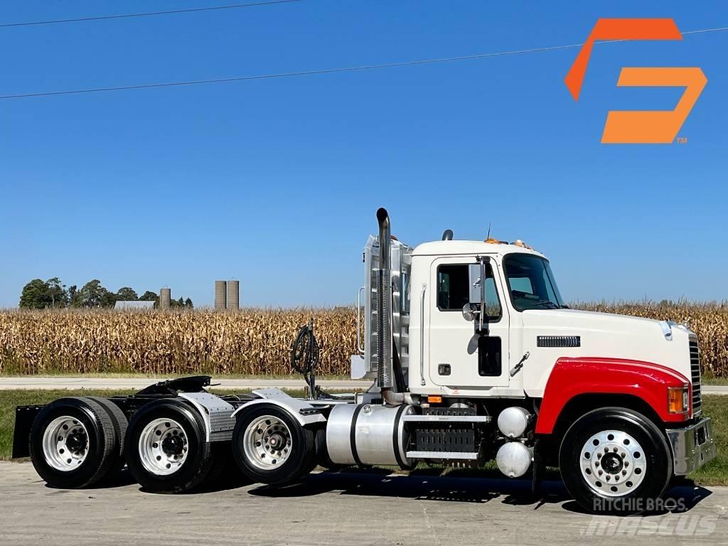 Mack CHU 613 Autotractoare