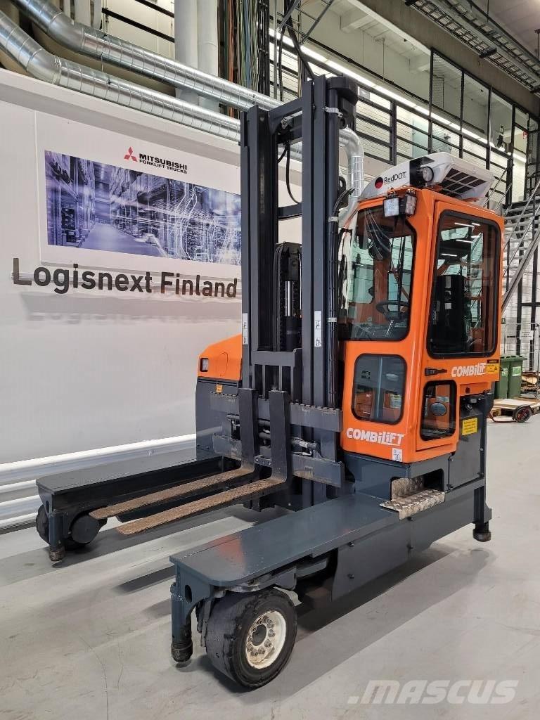 Combilift C 4000 Stivuitoare cu patru brate