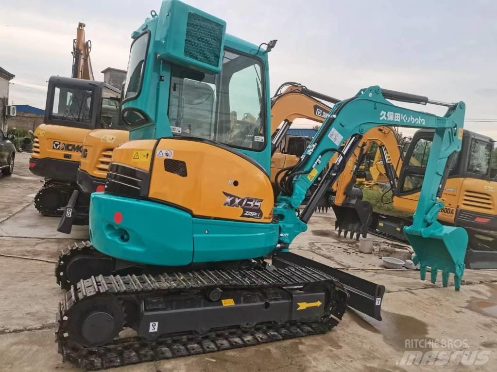 Kubota KX 135 Excavatoare pe șenile
