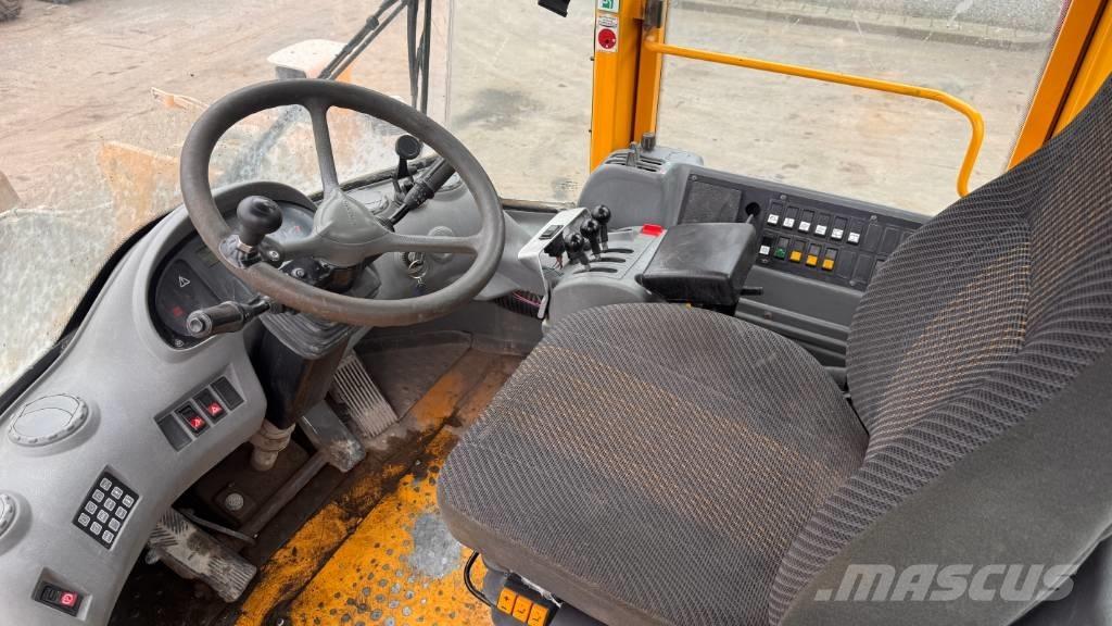 Volvo L 120 E Incarcator pe pneuri