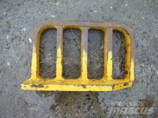 CAT (213) Tritt Sasiuri si suspensii
