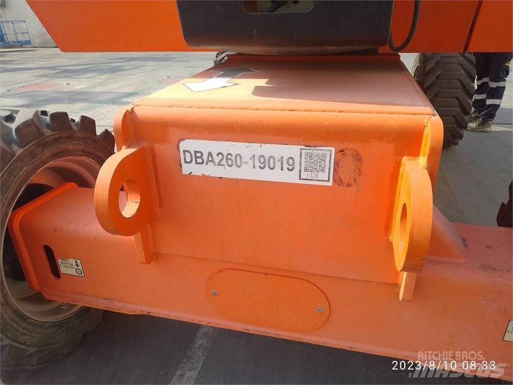 JLG 800AJ Nacele cu brat articulat