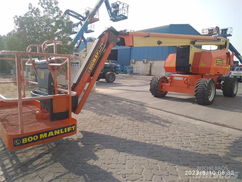 JLG 800AJ Nacele cu brat articulat
