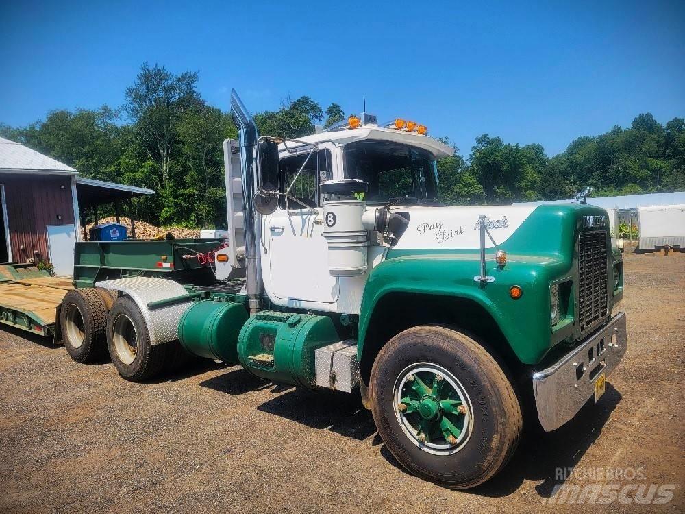 Mack R 688 ST Autotractoare