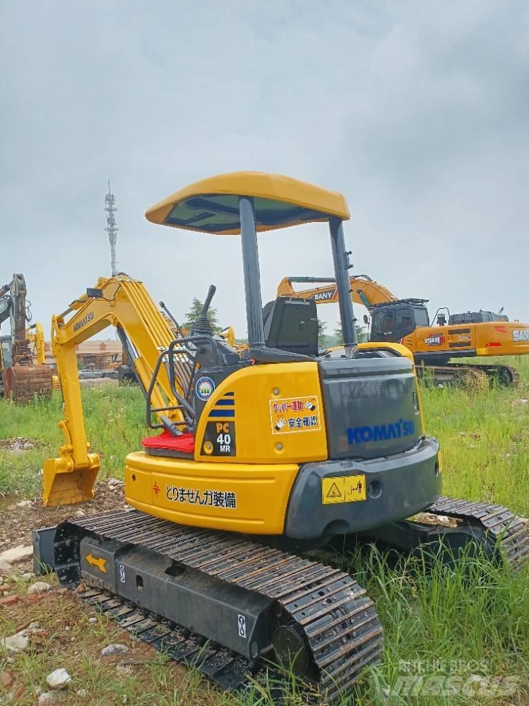 Komatsu PC 40 Excavatoare pe șenile
