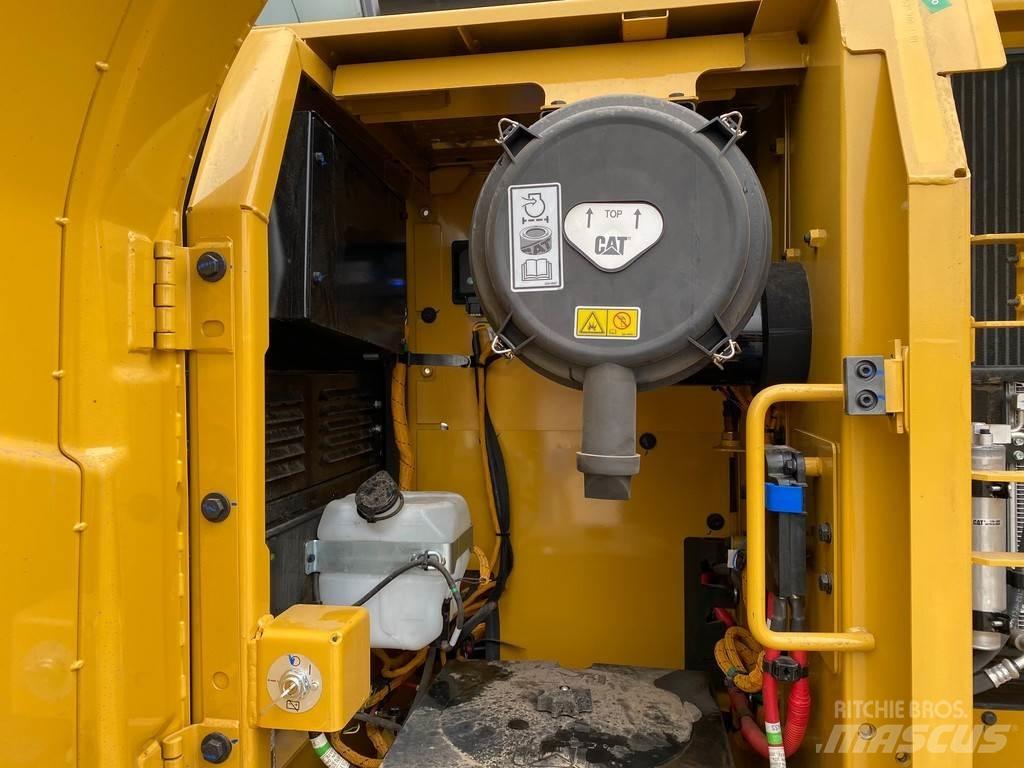 CAT 323D3 Excavatoare pe șenile
