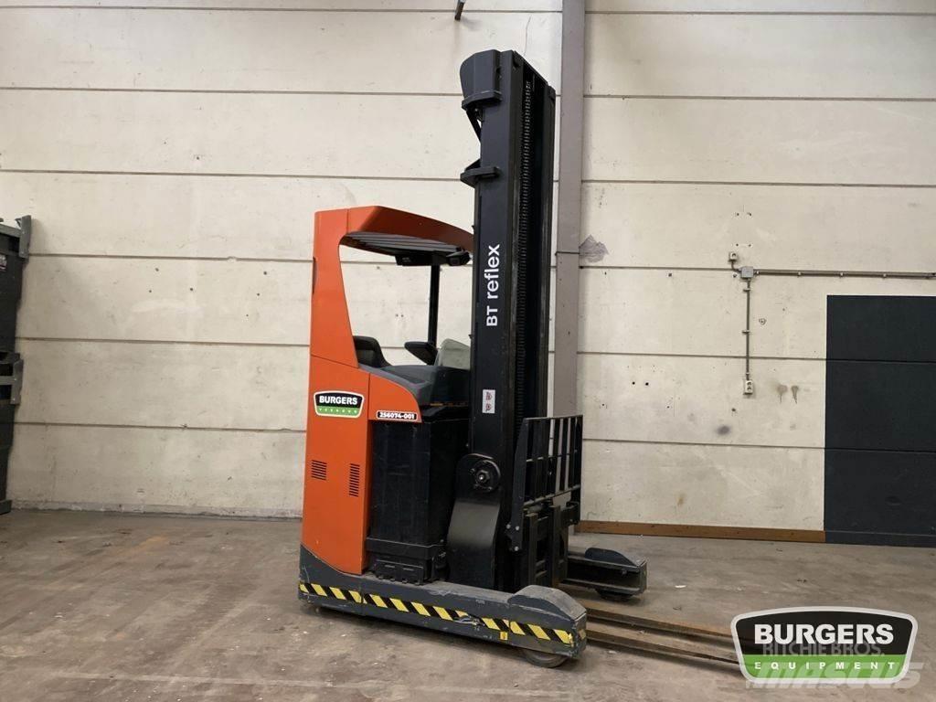 BT RRE140 Stivuitor cu catarg retractabil