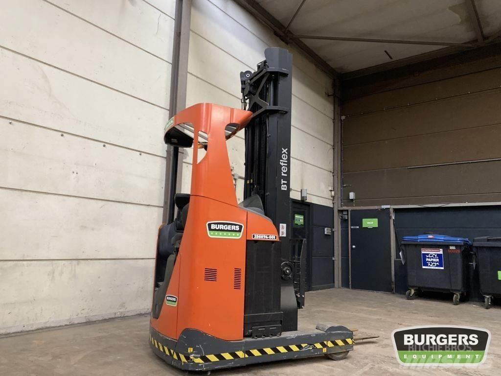 BT RRE140 Stivuitor cu catarg retractabil