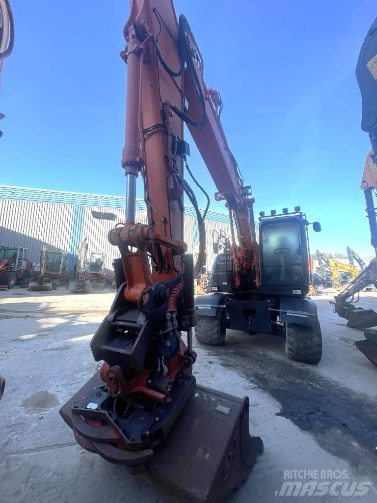 Hitachi 140W-6 Excavatoare cu roti
