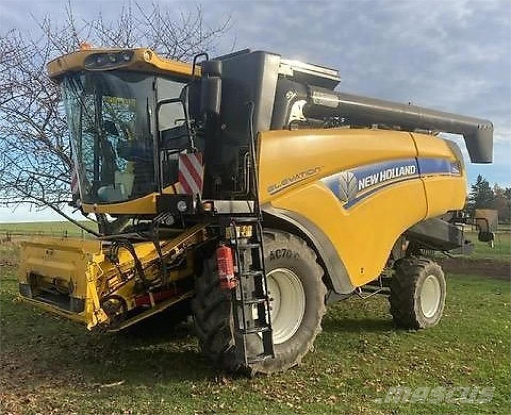 New Holland CX5090 Combine de secerat