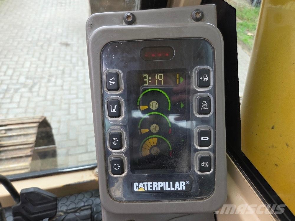 CAT 320BL Excavatoare pe șenile

