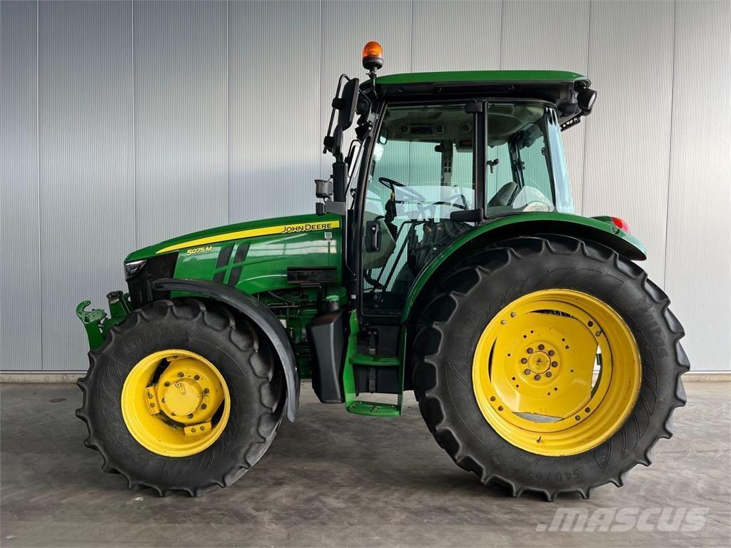 John Deere 5075 M Tractoare