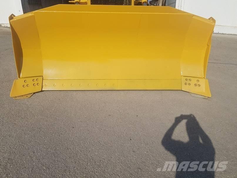 Komatsu D65EX-15 Buldozere pe senile