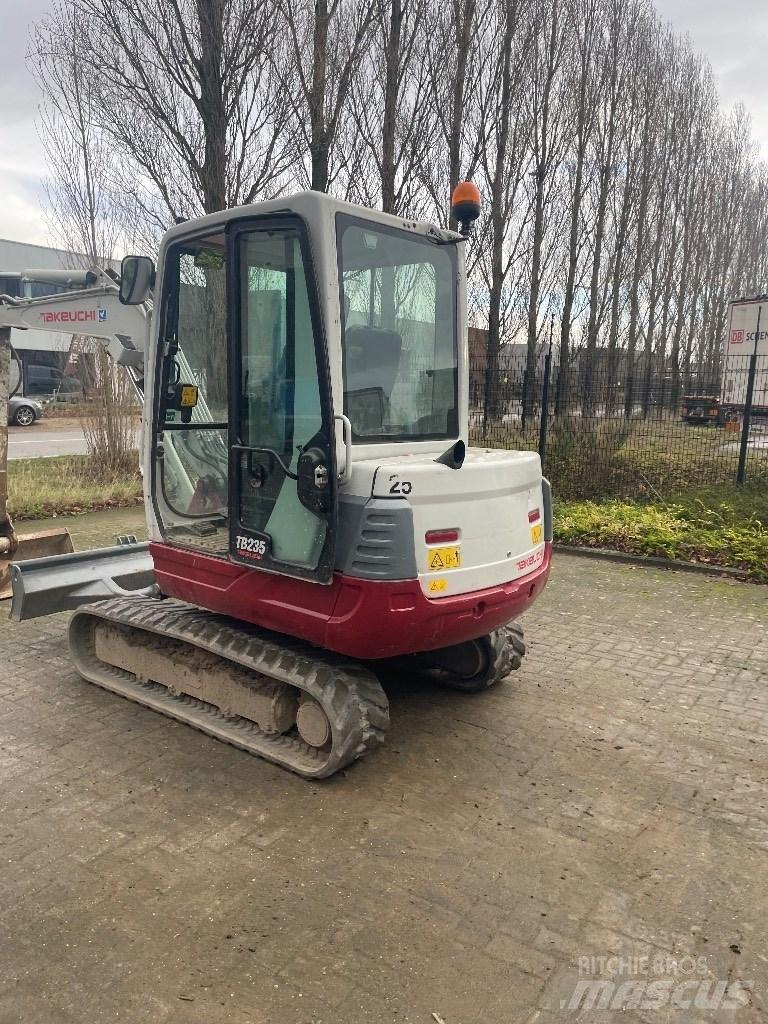 Takeuchi TB 235 Mini excavatoare < 7t