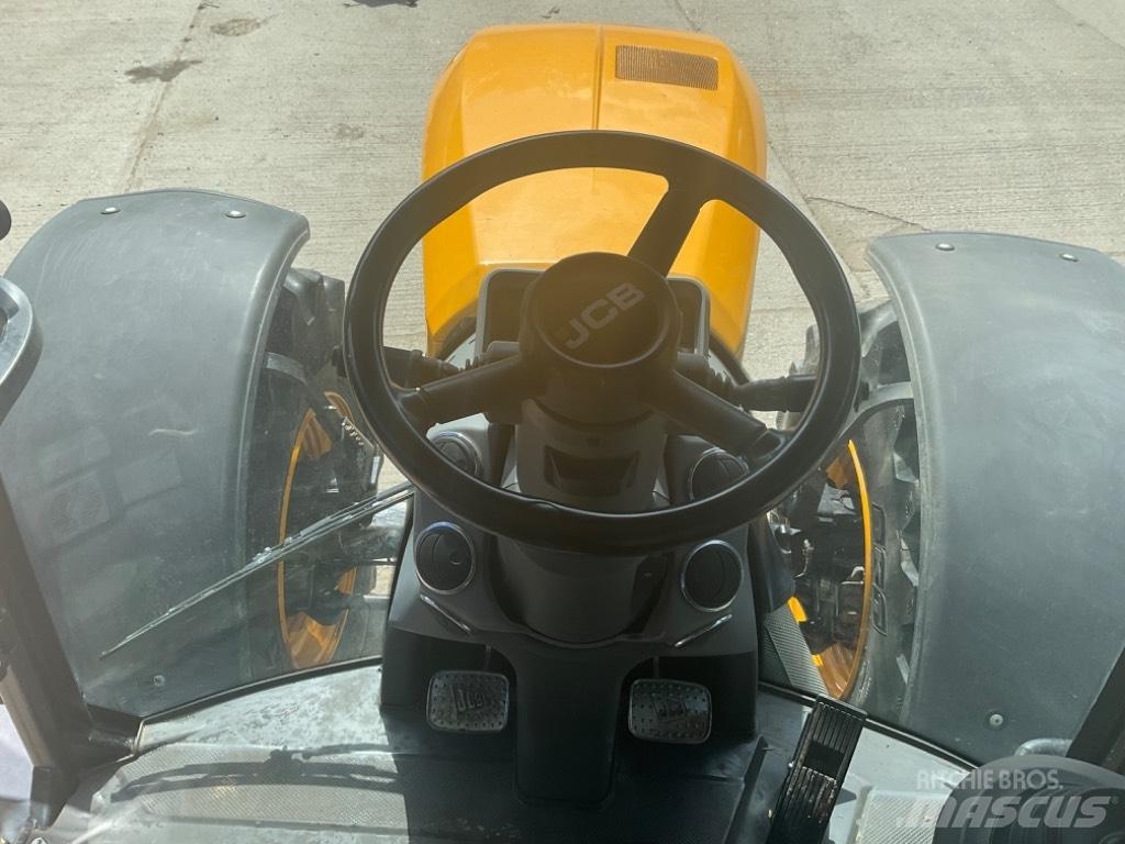 JCB Fastrac 4220 Tractoare