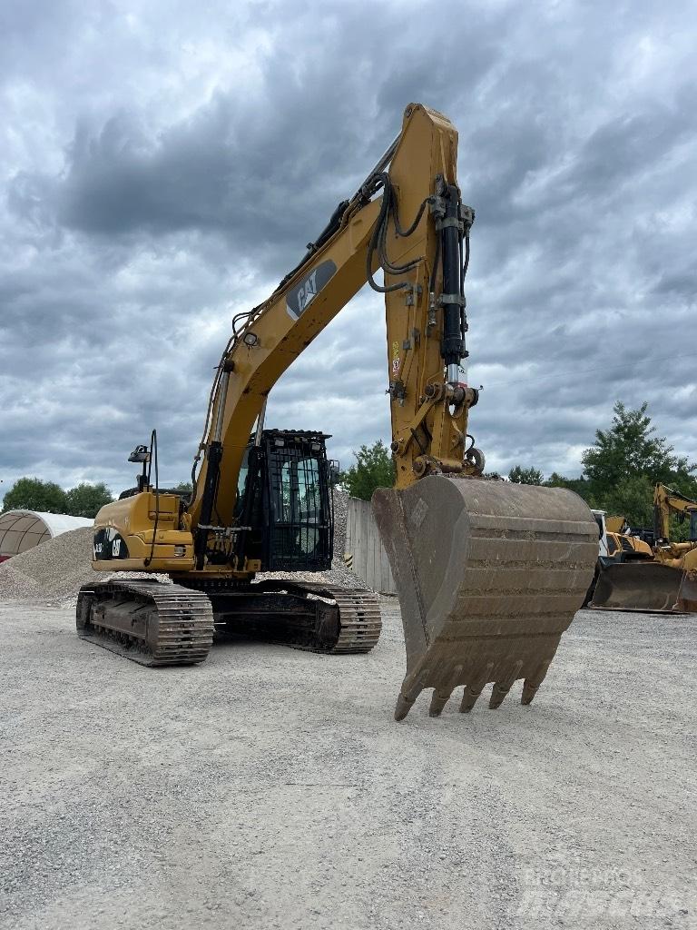 CAT 319 D L Excavatoare pe șenile
