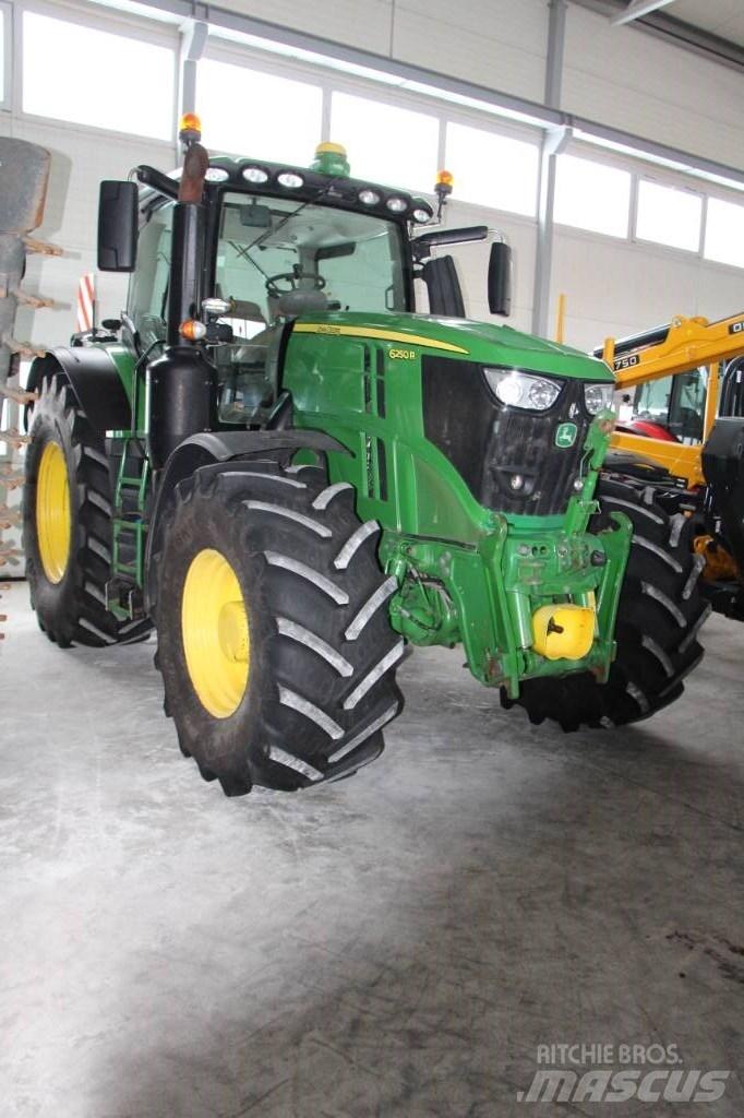 John Deere 6250 R Tractoare