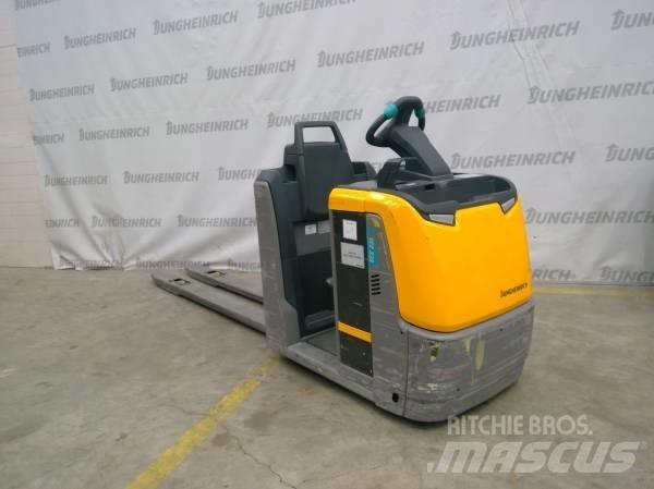 Jungheinrich ECE 225 Stivuitoare de micã inaltime pentu logistica