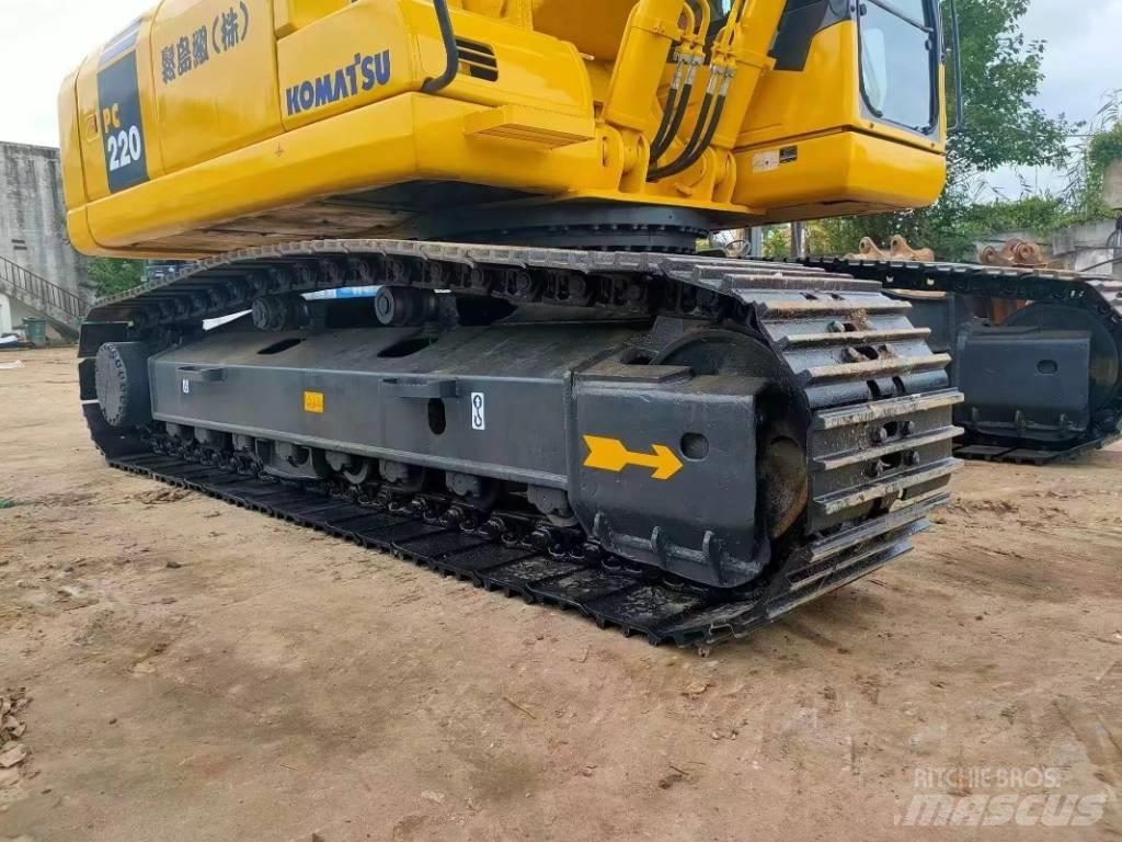 Komatsu PC 220 Excavatoare pe șenile
