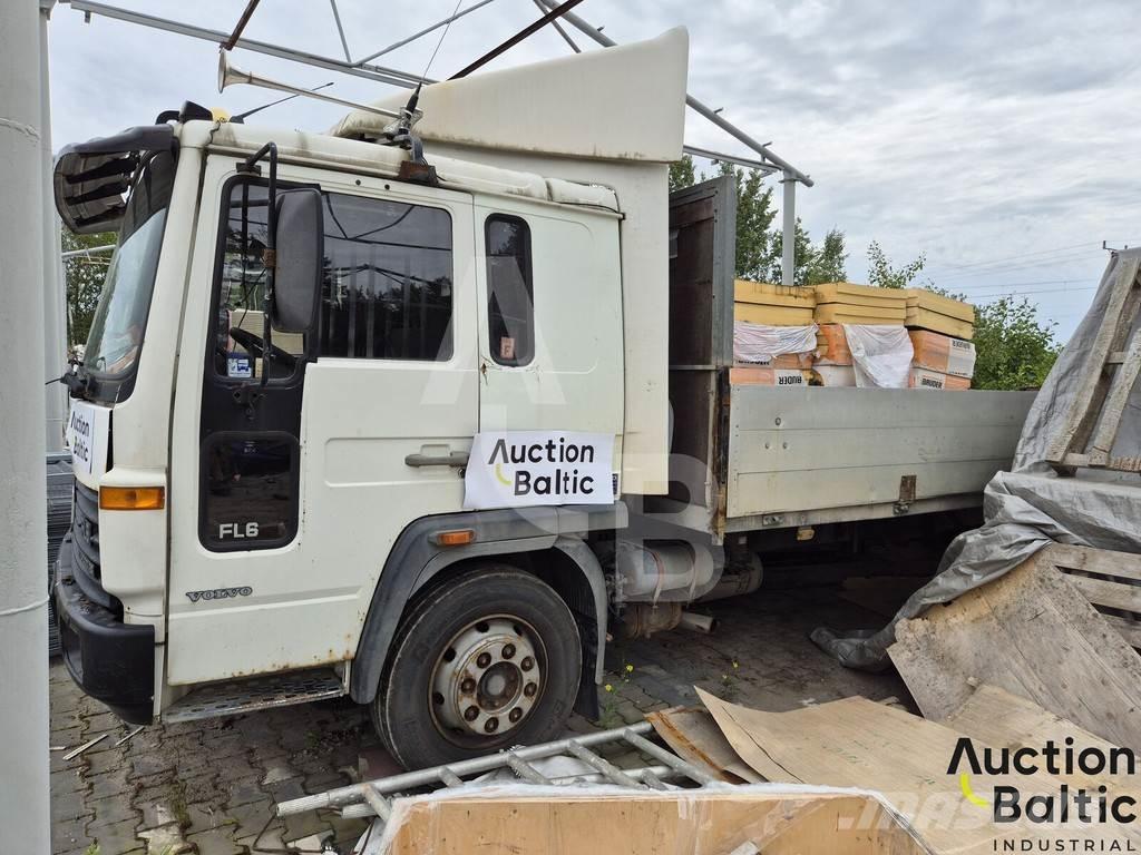 Volvo FL6 Camioane platforma/prelata