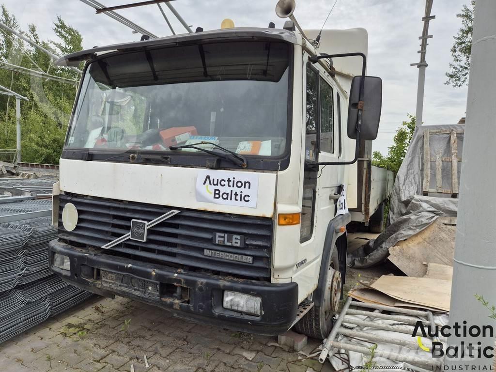 Volvo FL6 Camioane platforma/prelata