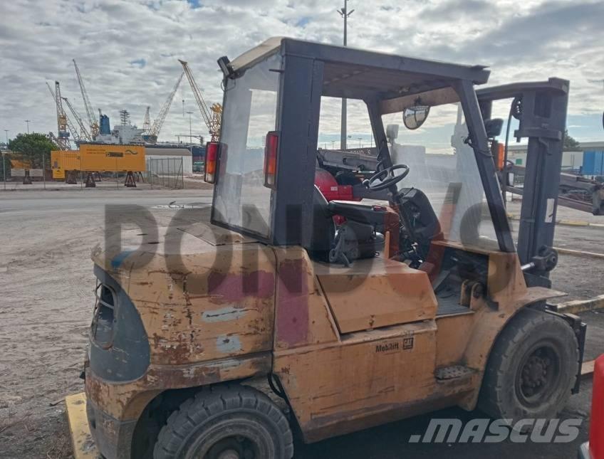 CAT DP 40 KL 2 Stivuitor diesel