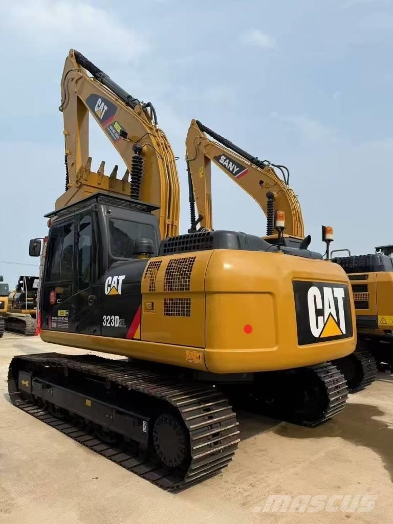 CAT 323D2L Excavatoare pe șenile
