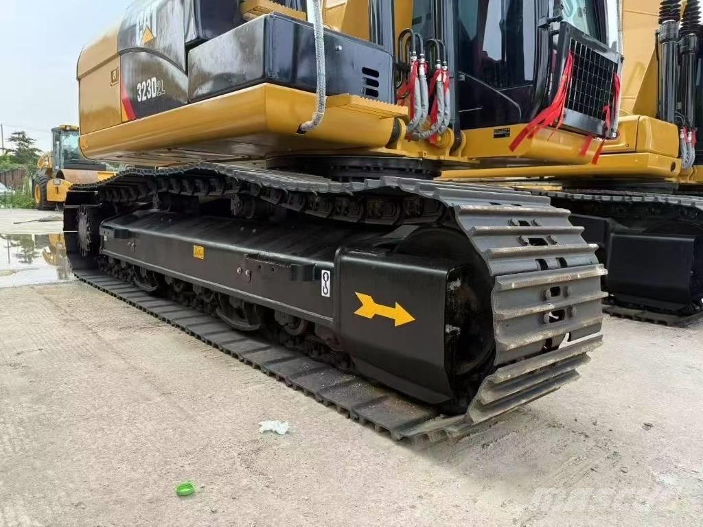 CAT 323D2L Excavatoare pe șenile
