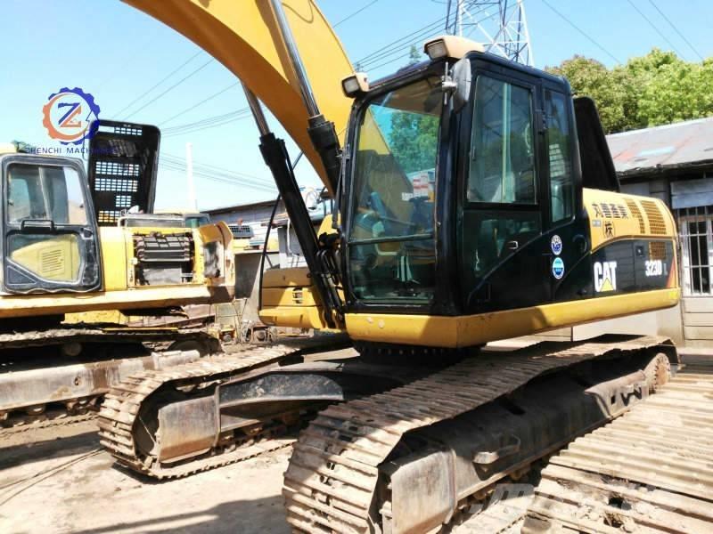 CAT 323 D L Excavatoare pe șenile

