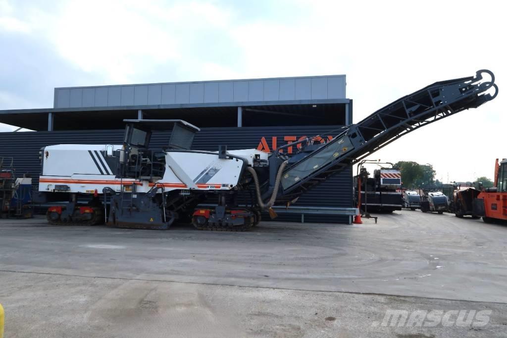 Wirtgen W250 Utilaje asfalt cu freze reci