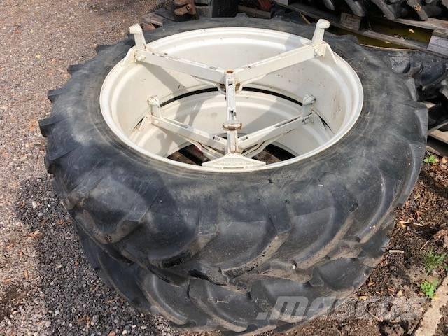 Pirelli 13.6 R38 Roti