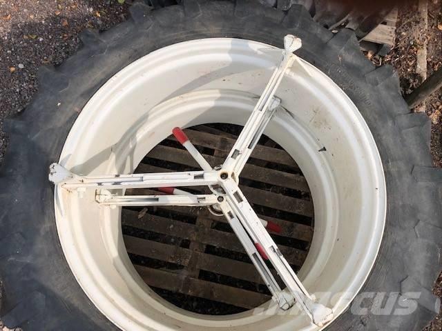Pirelli 13.6 R38 Roti