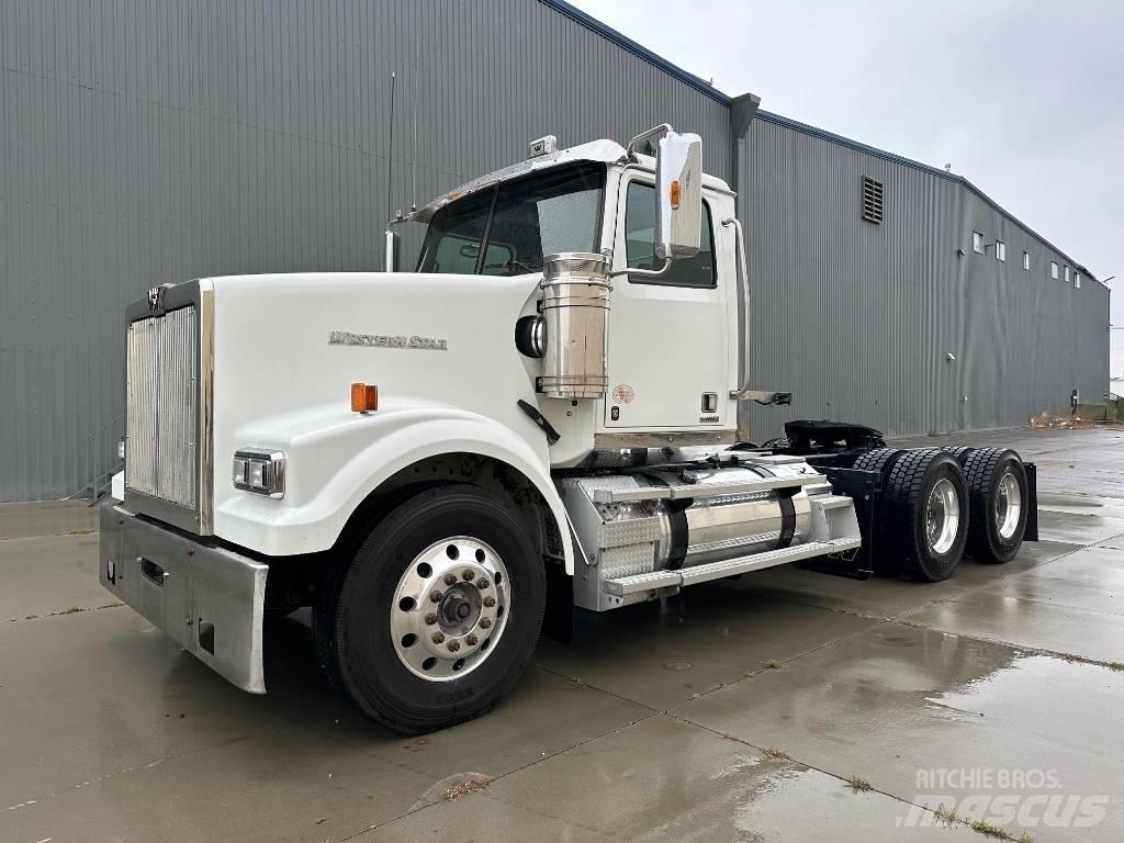 Western Star 4900 SF Autotractoare