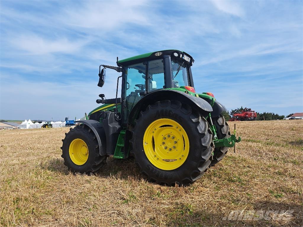 John Deere 6110M Tractoare