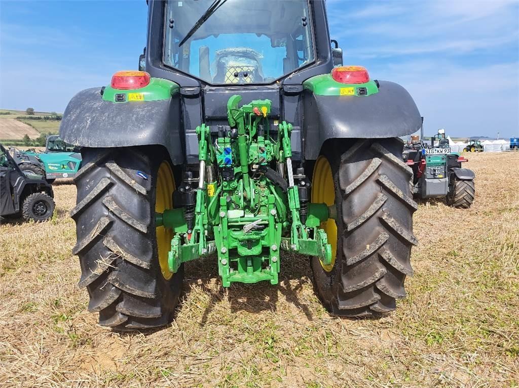 John Deere 6110M Tractoare